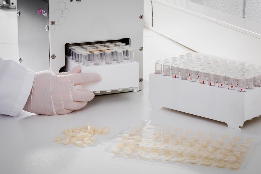 Уникальное решение для укупорки пробирок in vitro диагностики (ИВД) от Novitain