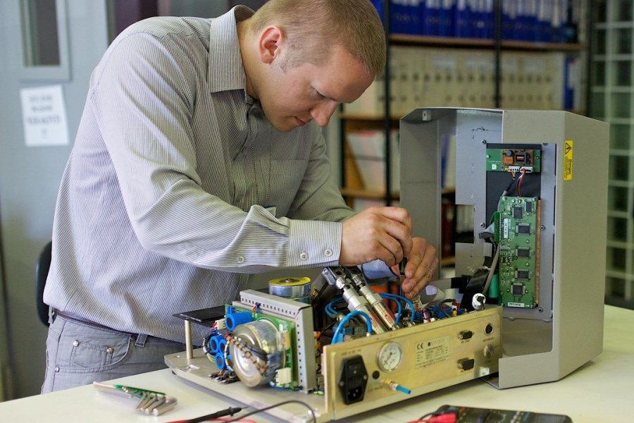 Laboratory-equipment-repair